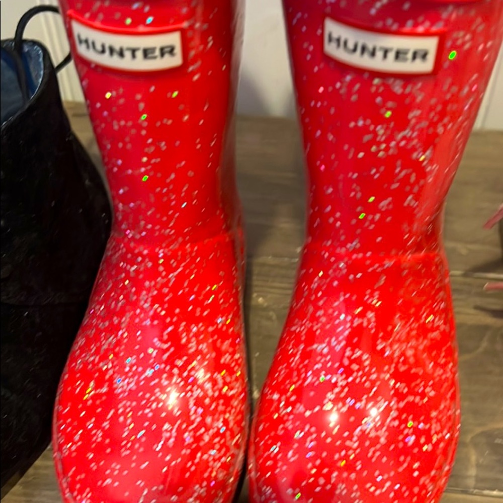 Pink sparkly hunter boots with fleece boot lining